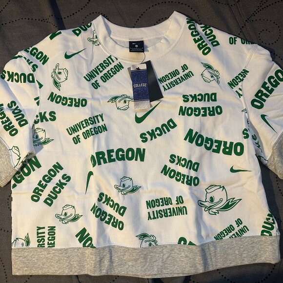 NIKE UNIVERSITY OF OREGON DUCKS CROP TOP SHIRT SIZE XL L OR M WOMEN NWT $50.00 - Picture 1 of 3